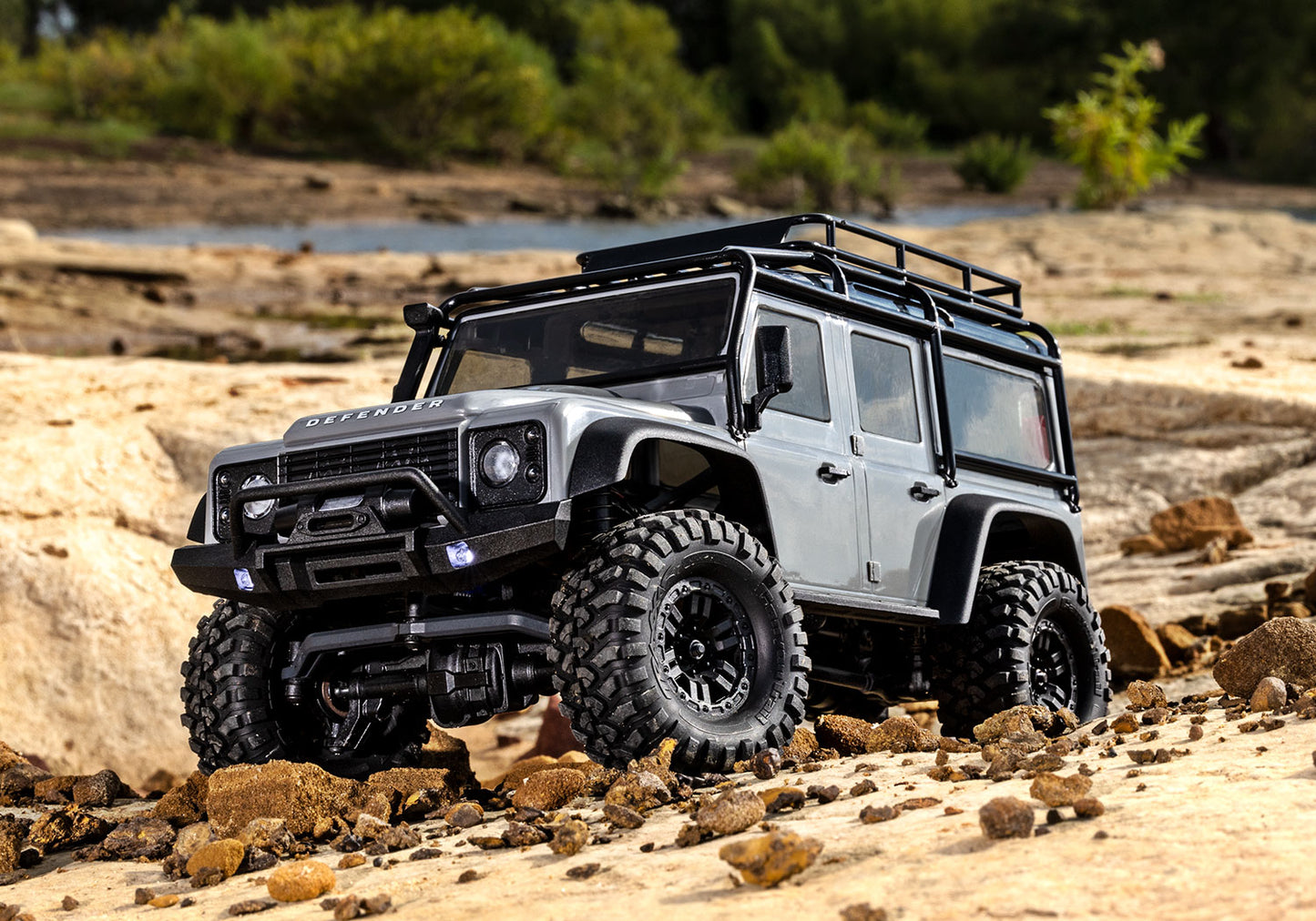 TRX-4M Defender 1/18 Scale micro crawler (battery/charger included)